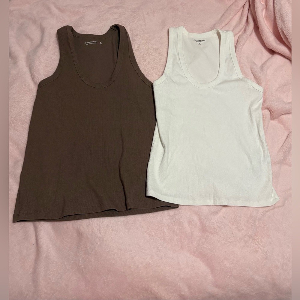 ⭐️Abercrombie and Finch, tank tops, white and brown women’s XL